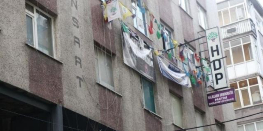 HDP binasına düzenlenen ırkçı saldırının faili belli oldu! 'Parti üyesi olacağım' diyerek binaya girmiş...
