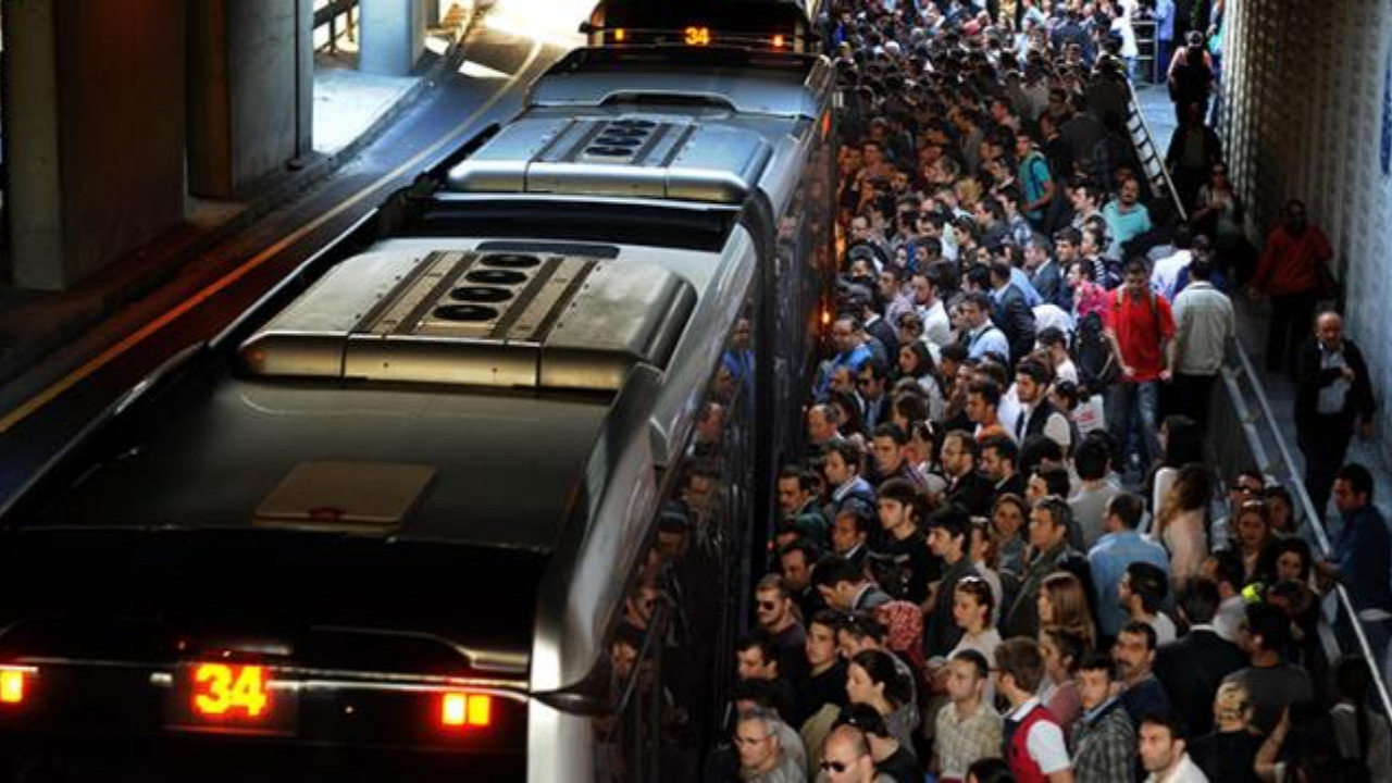 Yeni yıla İstanbul'da gireceklere İBB'den müjde: 24 saat hizmet verecek!