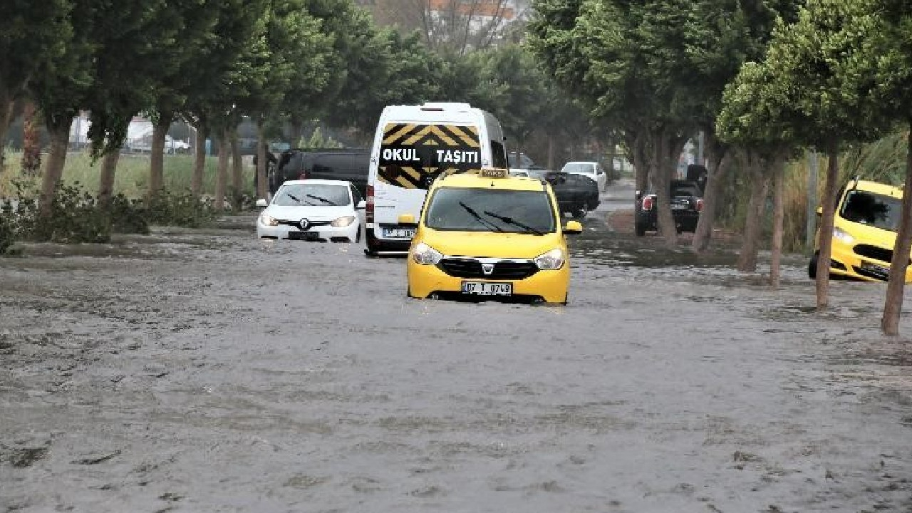 Meteoroloji kırmızı kodla uyardı, okullar tatil edildi!