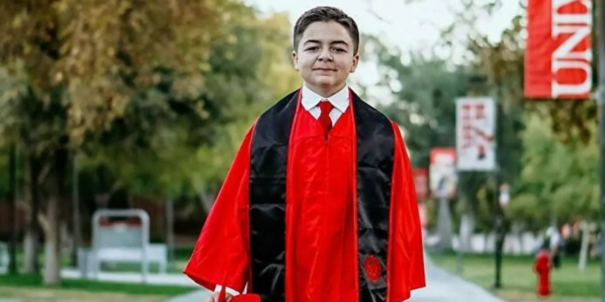 Henüz 15 yaşında! Nevada Üniversitesi'nden dereceyle mezun oldu