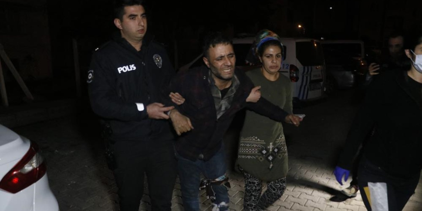 Adana’da bir genç, küfürlü konuştuğu için komşusunu vurdu!