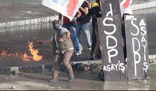 Türkiye onu Gezi Olayları sırasındaki bu fotoğrafla tanımıştı...