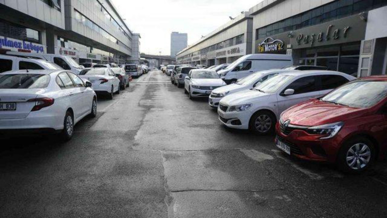 İkinci el oto pazarlarında sessizlik hakim! Vatandaşlar beklemeye geçti...