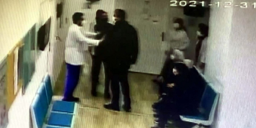 Avcılar’da doktora yumruk atan şüpheli tutuklandı