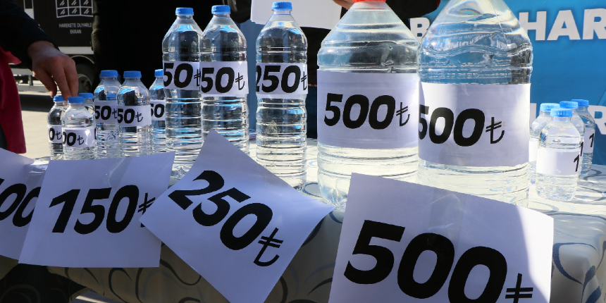 Kuraklık vurdu, 5 litrelik su 500 TL’den satılmaya başladı