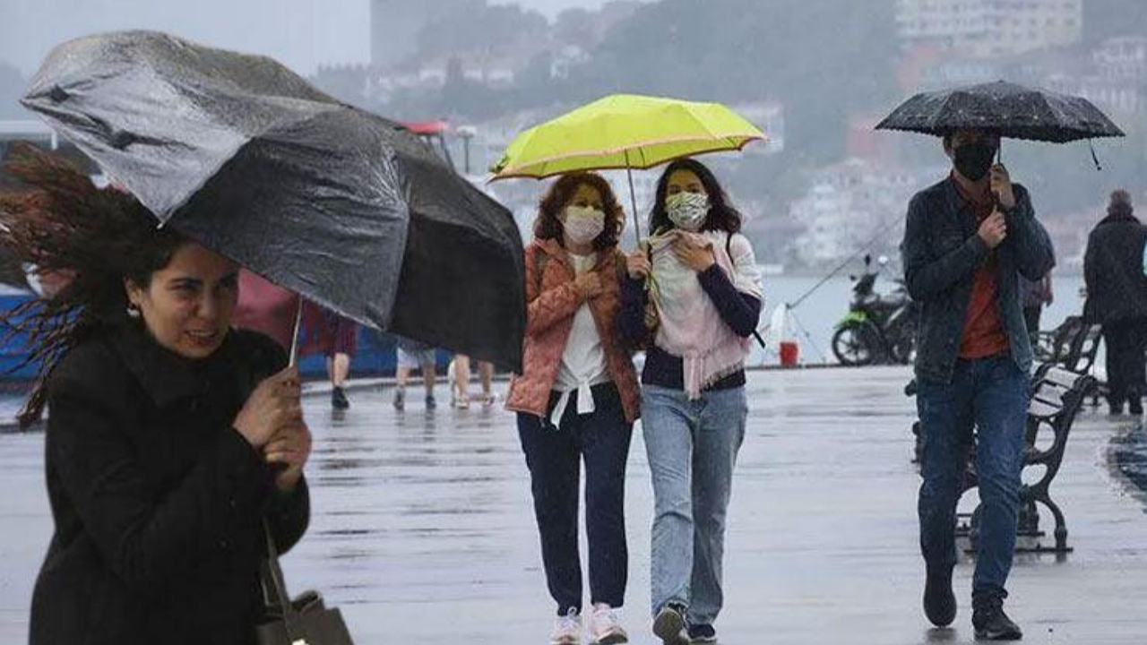 2022'ye İstanbul'da girecekler dikkat: Meteoroloji'den uyarı geldi!