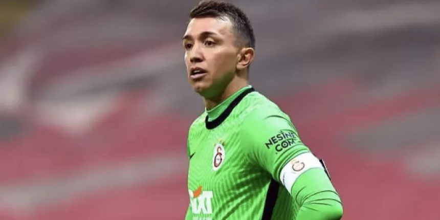 Galatasaray'da flaş iddia: Muslera'nın sözleşmesinin feshedilmesi gündemde
