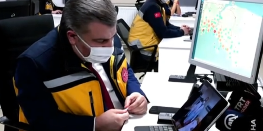 Sağlık Bakanı Koca 2022'nin ilk bebeğini paylaştı