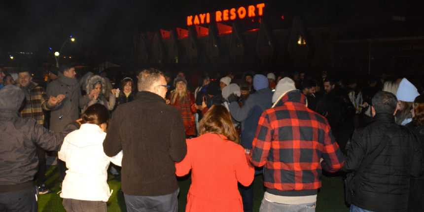 Sarıkamış'ta eksi 20 derecede yılbaşı coşkusu