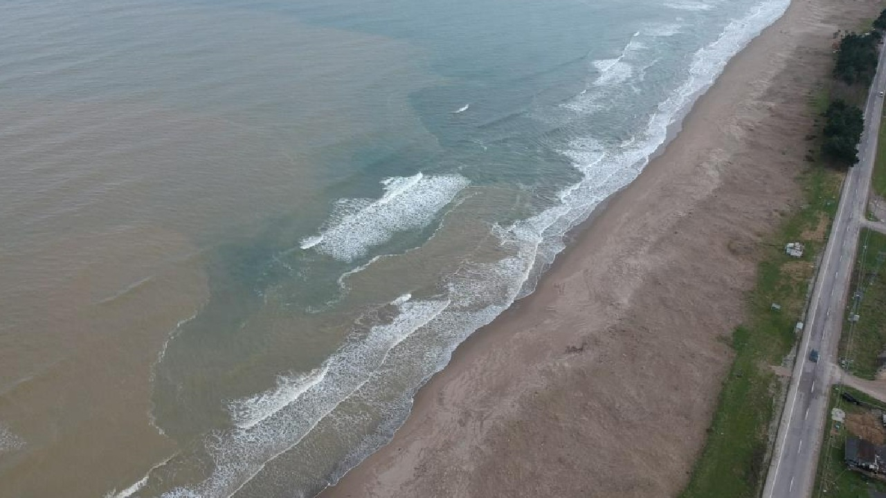 Kar eridi, Karadeniz'e çamur olarak aktı!