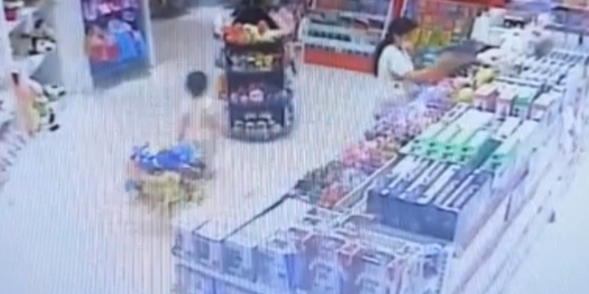 Aynı mağazaya ikinci defa giren hırsız yakalandı: O anlar kameraya böyle yansıdı