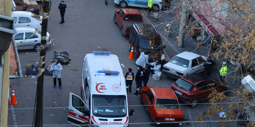 Miras kavgasında 3 kuzenini öldürdü