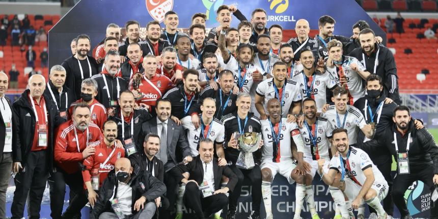 Beşiktaş'tan Süper Kupa zaferi... Siyah-Beyazlılar Antalyaspor'u penaltılar mağlup etti