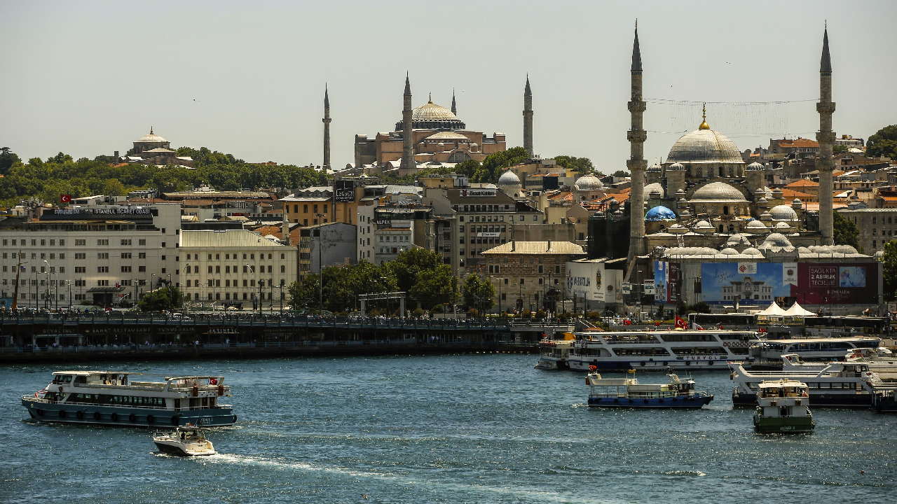 Fitch'ten Türkiye'deki 3 büyükşehir belediyesine ekonomik kriz uyarısı geldi