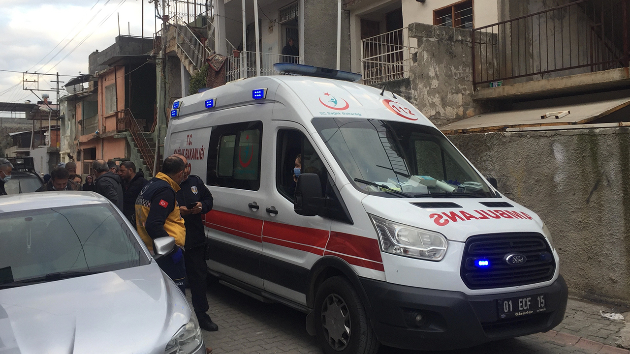 Annenin yürek burkan çığlığı mahalleyi inletti: Baba ve iki çocuğun cansız bedeni bulundu