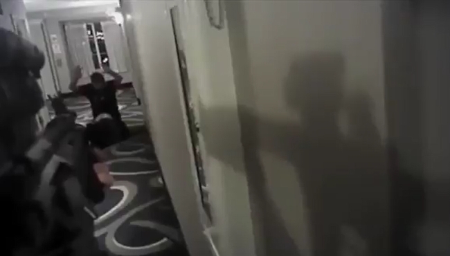 ABD polisi silahsız adamı böyle katletti...