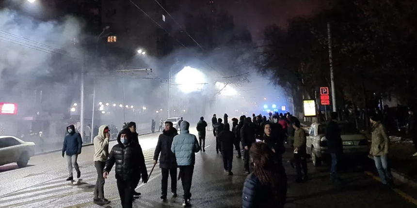 Kazakistan'daki protestolar sonrası hükümet istifa etti