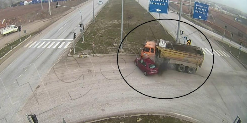 Çorum’da 1 kişinin öldüğü kaza kamerada!