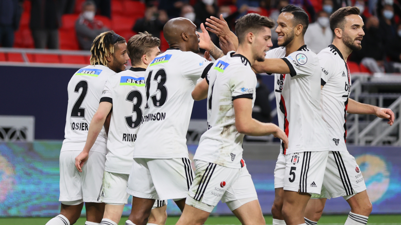 Yaşayan efsane Atiba Hutchinson... Kanadalı yıldız Süper Kupa maçında da golünü attı