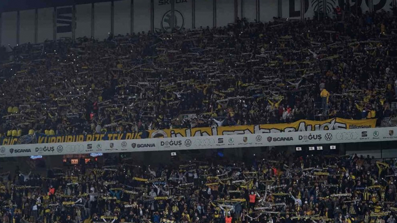 TFF'den flaş karar: 3. doz aşıyı olmayanlar statlara alınmayacak