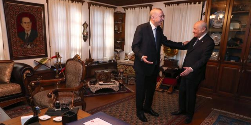 Erdoğan ve Bahçeli'nin sürpriz görüşmesinde masadaki ayrıntı dikkat çekti