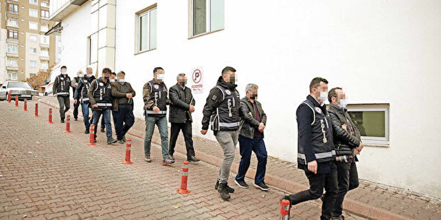 FETÖ'cüler esnaftan zorla para topluyor: "Vermezseniz ihbar ederiz"