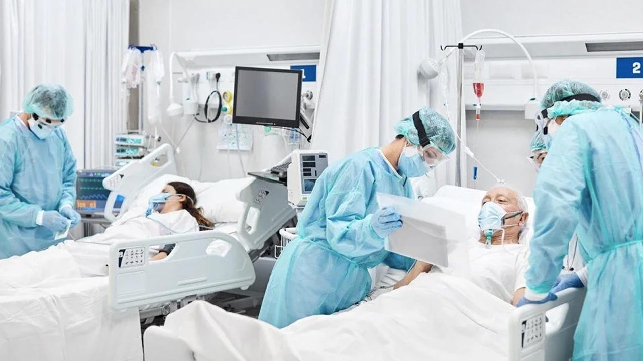 Omicron varyantı etkisini çok kısa sürede gösteriyor: Kuluçka süresi 3 gün