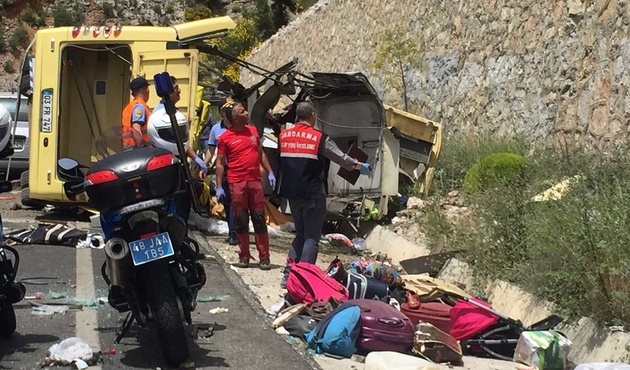 Buca'da endişeli bekleyiş! Marmaris'teki feci kazada ölenler aynı mahalleden...