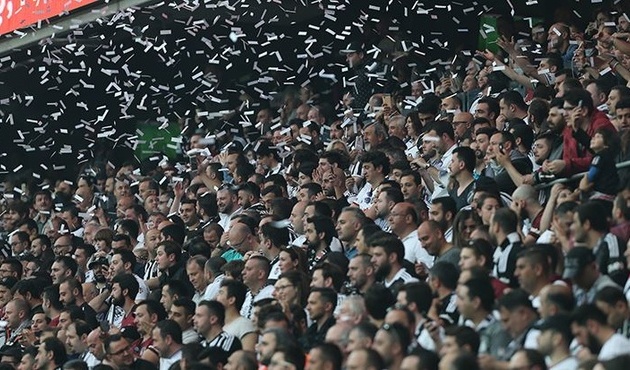 Beşiktaşlı taraftarlar için şok karar!