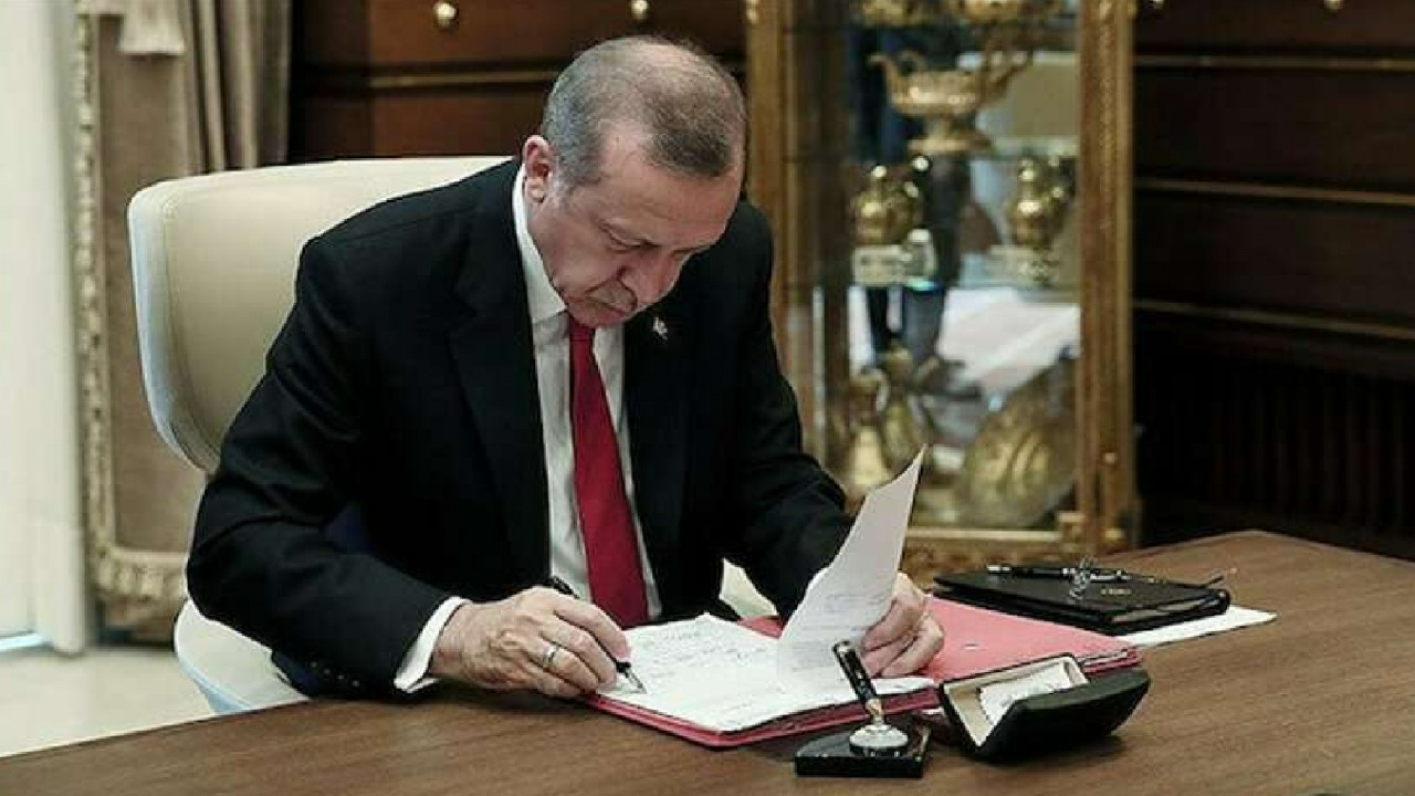 Milli Eğitim Bakan Yardımcısı Ahmet Emre Bilgili görevden alındı!