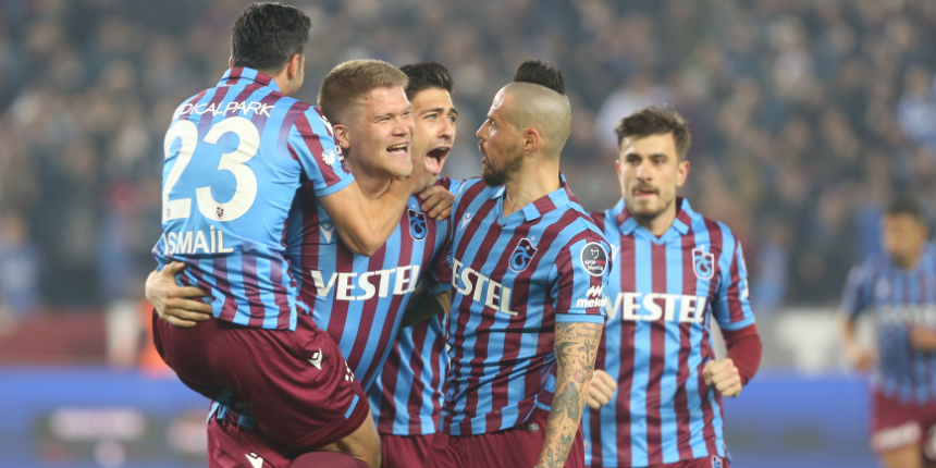 Lider Trabzonspor evinde Yeni Malatyaspor'u tek golle devirdi... Andreas Cornelius'un gol dakikası manidar...