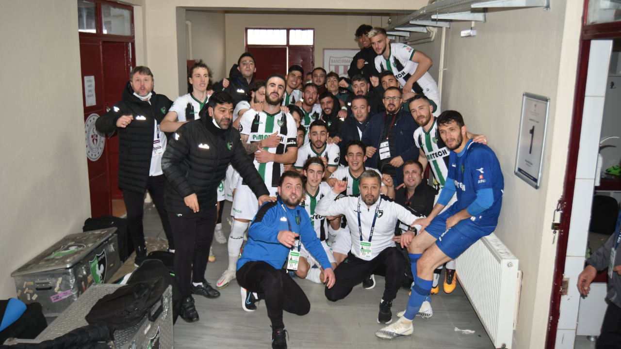 Denizlispor futbol mucizesi gerçekleştirdi... Bandırmaspor deplasmanında 3-0'dan 3-4!