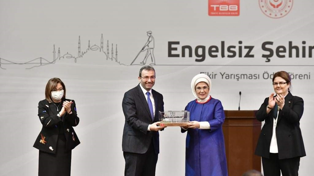 Engelsiz Şehirler Fikir ve Proje Yarışması'nda Pendik Belediyesi'ne ödül
