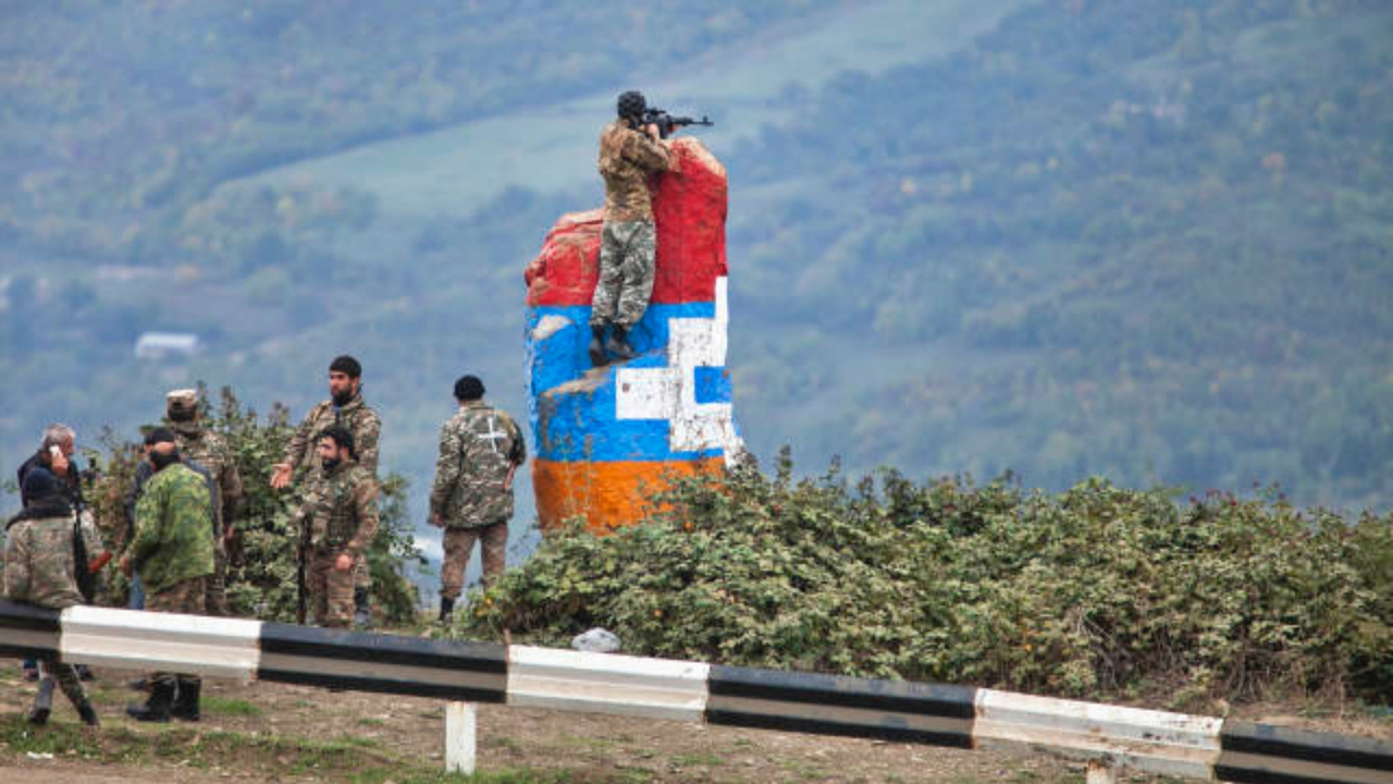 Ermenistan'dan Azerbaycan mevzilerine ateş açıldı!