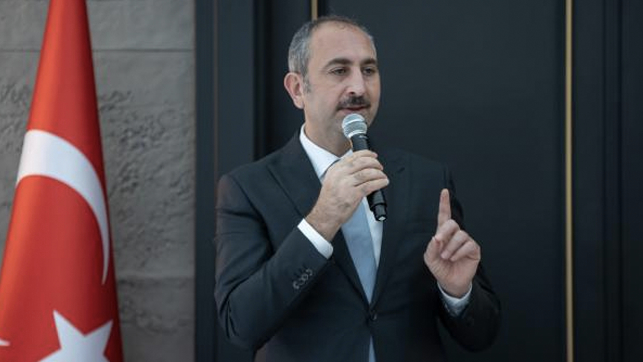 Adalet Bakanı Gül: Darbe anayasasına son vermenin vakti geldi