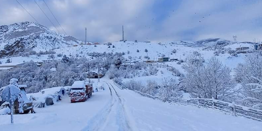 Yoğun kar yağışından etkilenen üç ilçede okullar 1 gün tatil