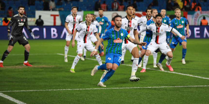 Beşiktaş eksik gittiği Çaykur Rizespor deplasmanında 2 puan kaybetti, Emirhan İlkhan'ı kazandı