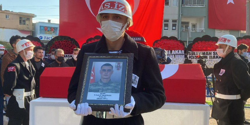 Mersin, şehidini uğurladı; gözyaşları sel oldu!