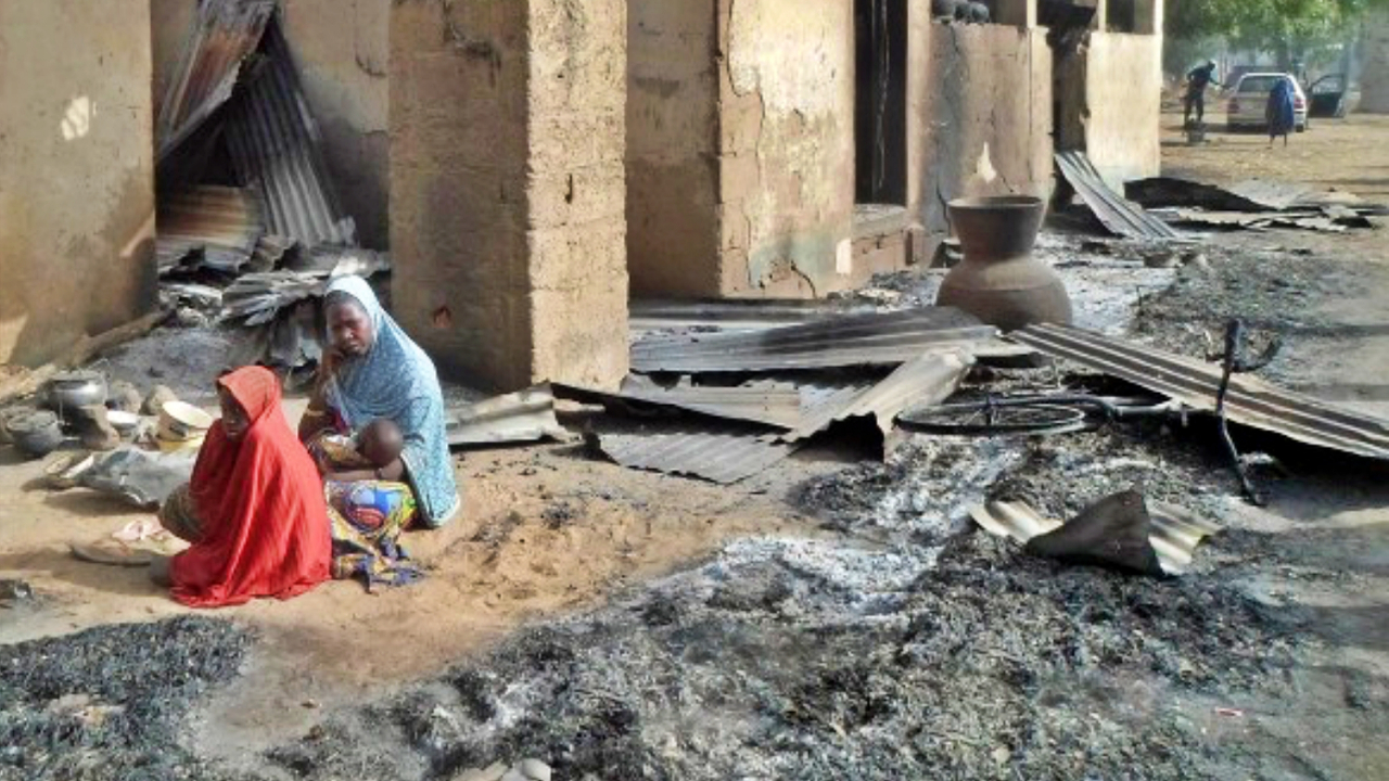 Afrika'da terör: Motosikletli haydutlar 300 kişiyi öldürüp gitti!