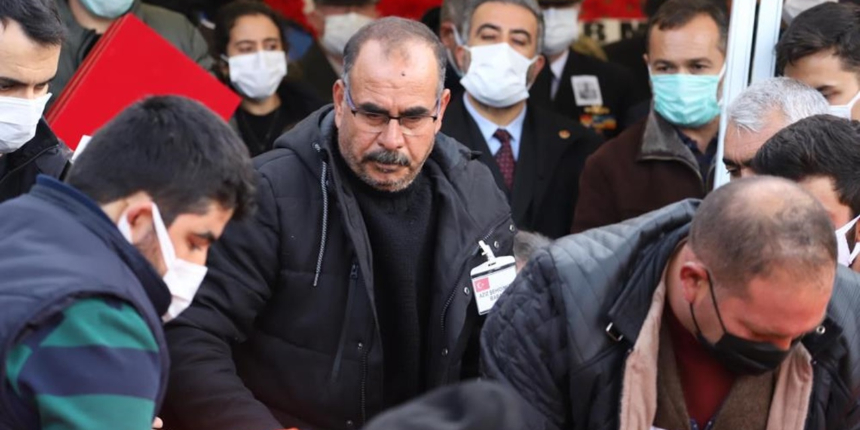 Şehit babası, oğlunun tabutu başında yaptığı konuşmayla yürekleri dağladı