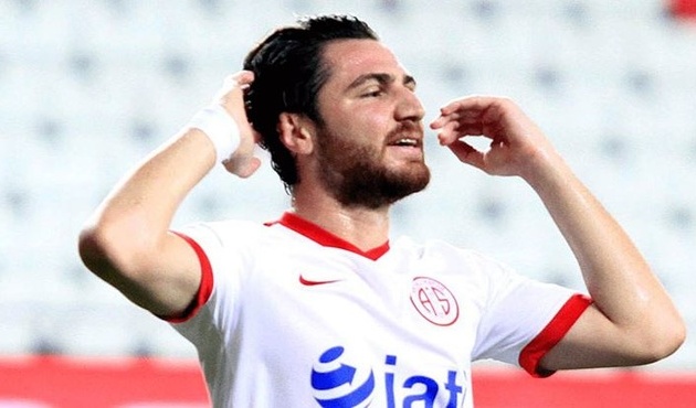 Galatasaray ve Başakşehir karşı karşıya geldi: Onu istiyorlar!