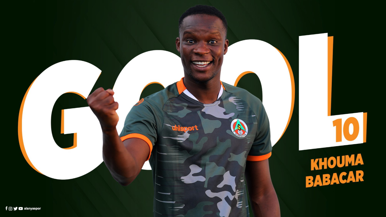 Aytemiz Alanyaspor'da ayrılık... Senegalli santrfor Khouma Babacar ile yollar ayrıldı...