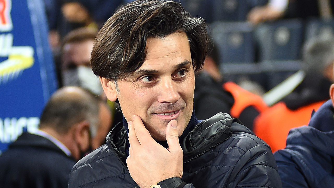 Vincenzo Montella: Fenerbahçe taraftarları 90. dakikada bizi alkışlamaya başladı. Bu yüzden onlara teşekkür ediyorum
