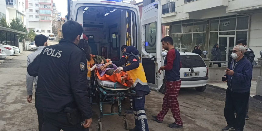 Eşinin bıçaklayıp rehin aldığı Ayşenur ve kardeşi, KADES ile kurtarıldı