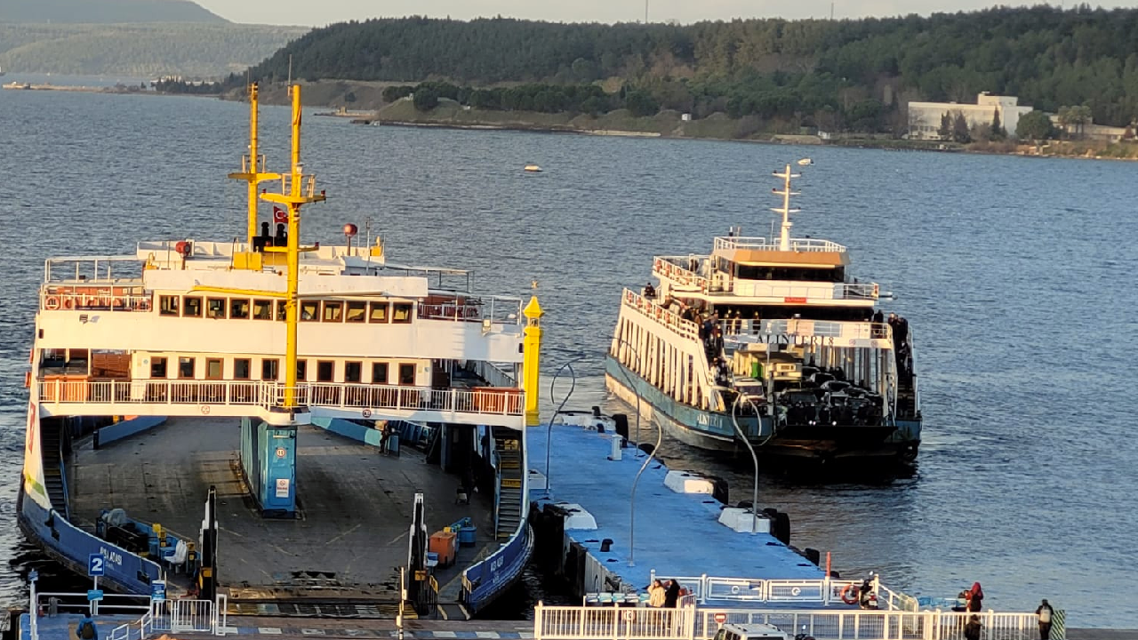 Gökçeada ve Bozcaada feribot seferleri iptal edildi