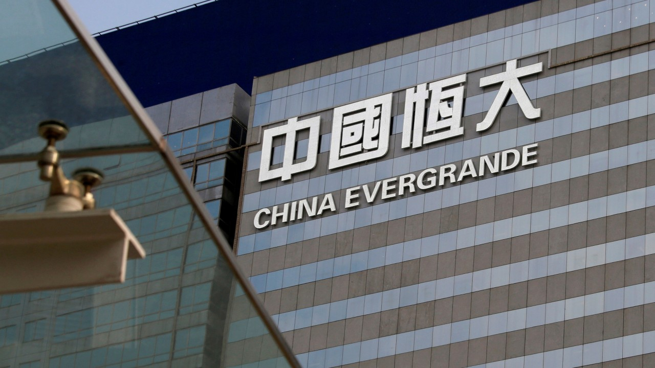 Borç krizindeki Evergrande, kiradan tasarruf etmek için genel merkezinden taşındı