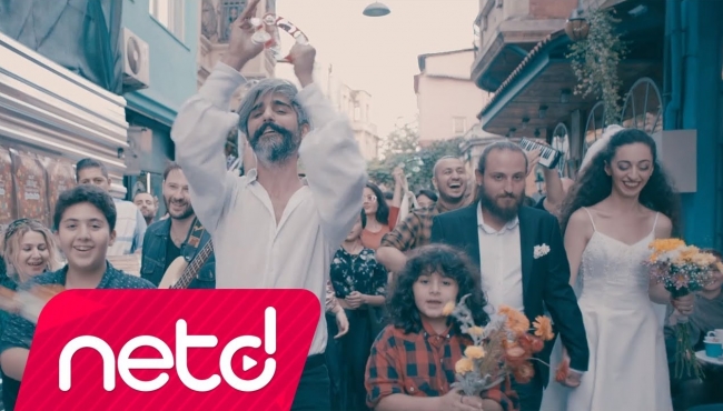 Manuş Baba Eteği Belinde şarkısı!