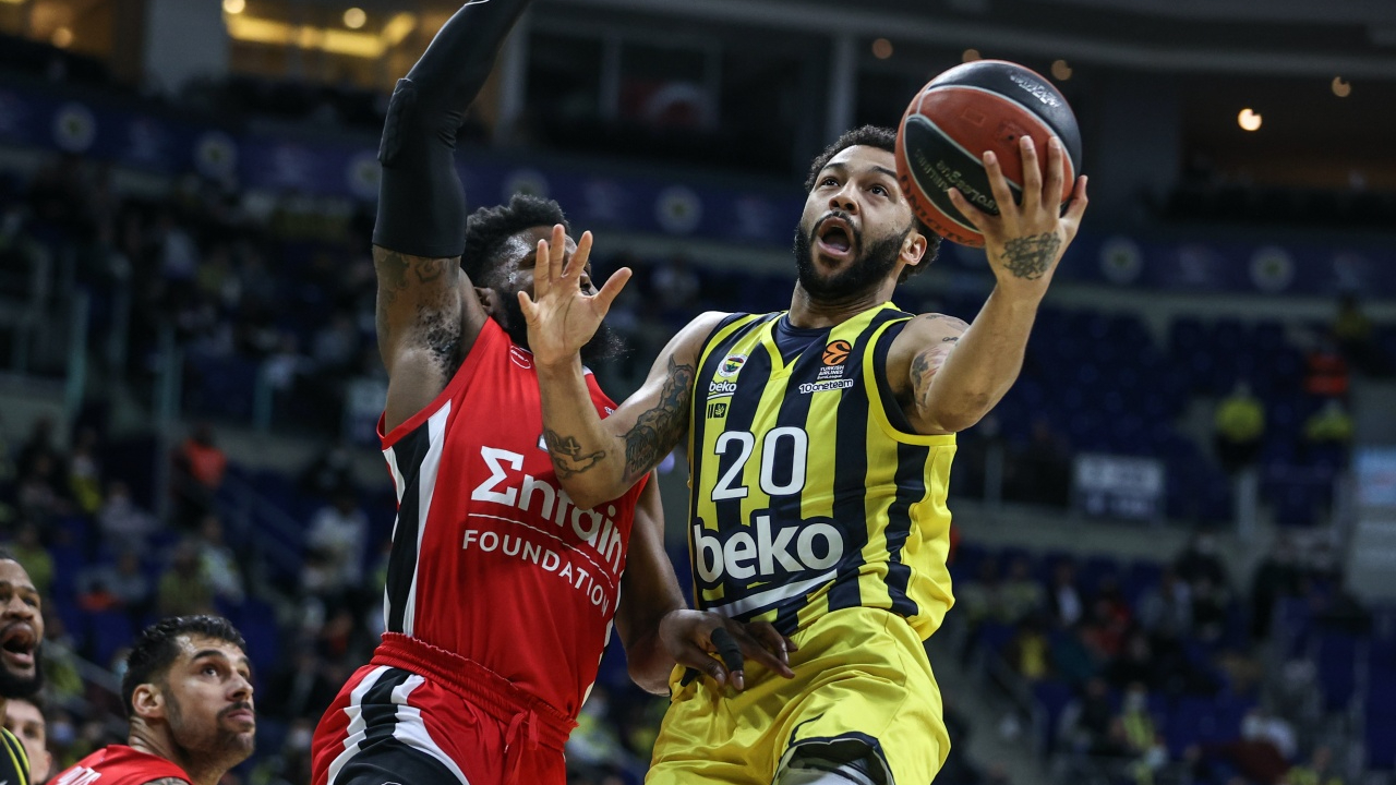 Fenerbahçe Beko eksiklerine rağmen Olympiacos'a fark attı: 94-80 MAÇ ÖZETİ
