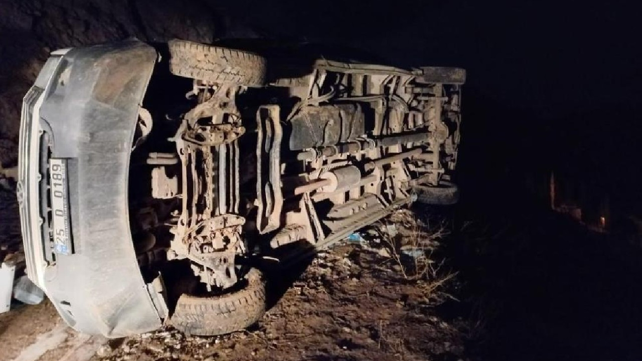 Minibüs şarampole devrildi: 1 ölü 7 yaralı