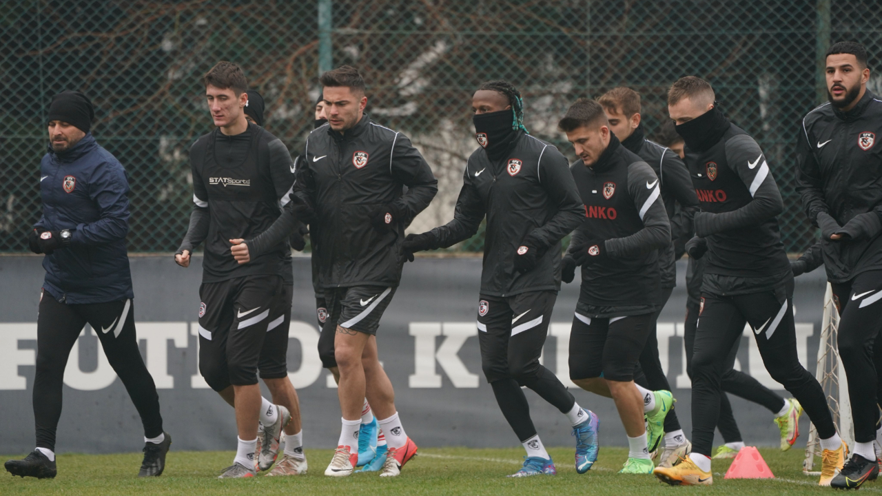 Gaziantep FK'de Beşiktaş maçı öncesi 9 koronavirüs vakası!